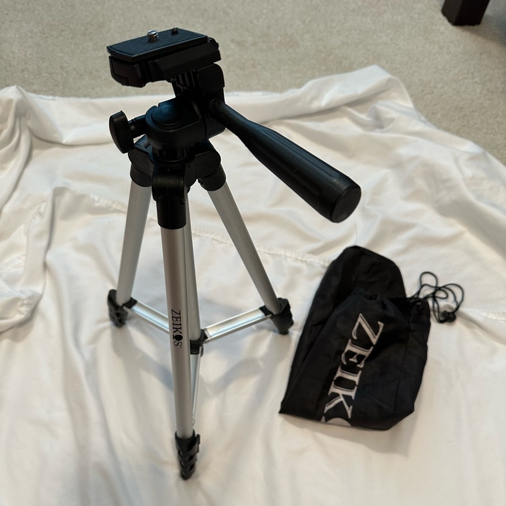 Tripod- Zeikos 50" In. Aluminum Camera Tripod Lightweight Bubble Level Indicator